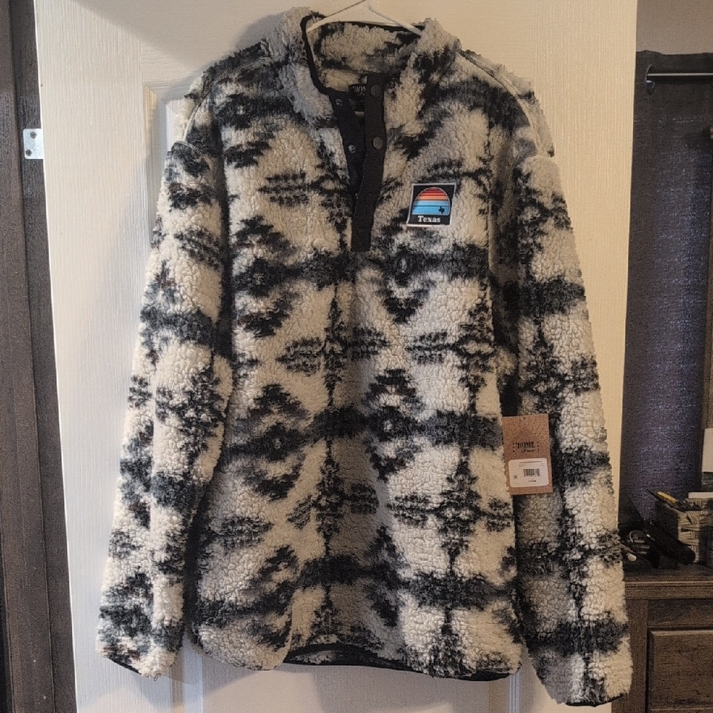 Cozy Texas Black and White Fleece Pullover